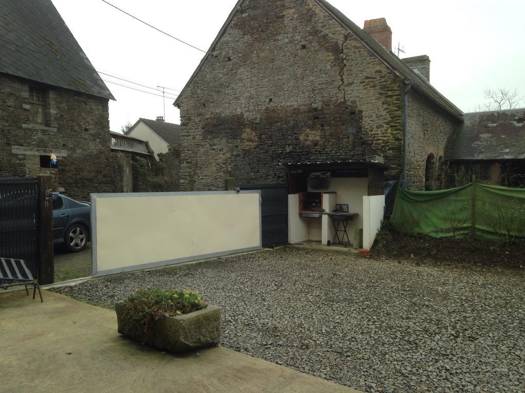 Gite Aristide Mont Saint Michel Sacey Bagian luar foto
